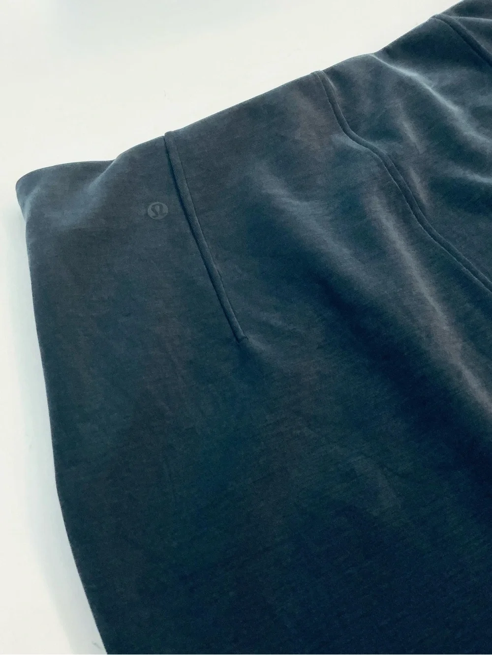 LULULEMON, Softstreme High Rise Midi Skirt, Size 14